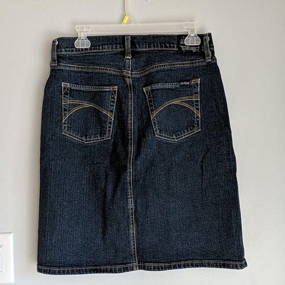 Levi's denim skirt - Picture 2 of 4